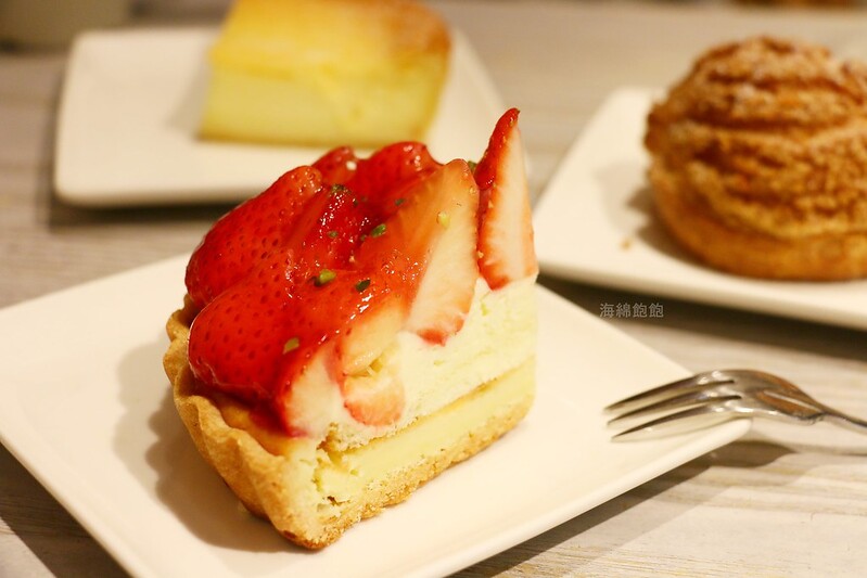 忠孝復興甜點『PINEDE』來自日本名古屋的法式蛋糕店/草莓蛋糕/水果千層/烤起司蛋糕/情人禮盒(捷運忠孝復興站) @海綿飽飽的鳳梨城堡