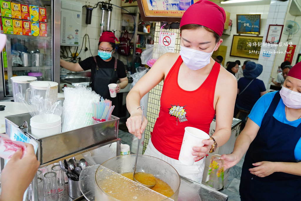 台中美食「阿坤黑粉圓」30年老店，用喝的粉圓冰，菜單價位 @海綿飽飽的鳳梨城堡