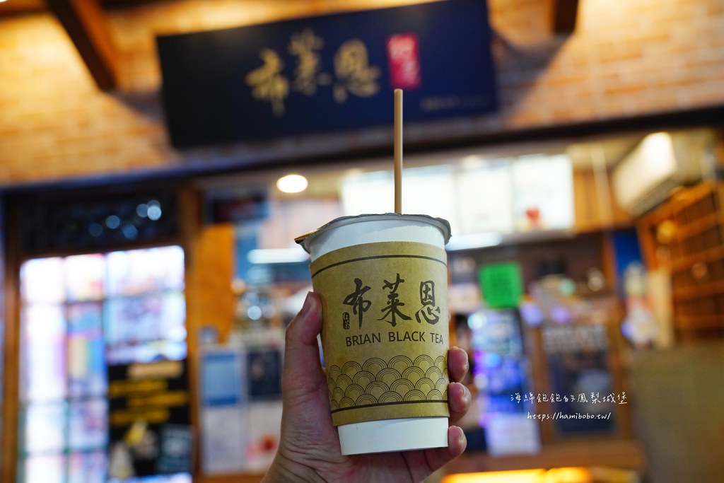 台南美食「布萊恩紅茶正興總店」國華街商圈的超人氣飲料店，外送、菜單價位 @海綿飽飽的鳳梨城堡