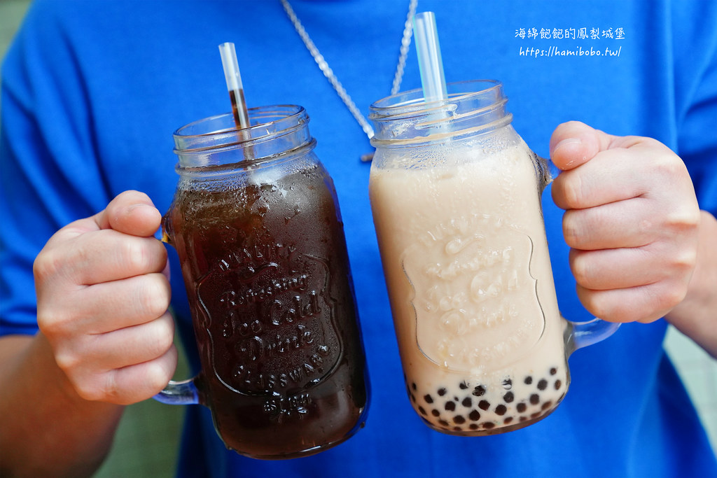 南門市場唯一手搖飲店「黑冠美食」復古巨無霸杯飲料，手工珍珠奶茶，菜單價位 @海綿飽飽的鳳梨城堡