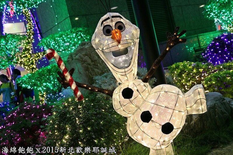 【新北|板橋】2015新北耶誕城童趣嘉年華-全球唯一360度3D立體光雕投影耶誕樹-老皮是亮點-附全節目表、地圖及交通美食資訊(捷運板橋站) @海綿飽飽的鳳梨城堡