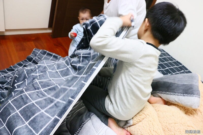 『織眠家族』如媽媽般溫暖懷抱，有溫度的柔軟寢具(雙人法蘭絨兩用毯被床包組+法蘭絨暖暖被) @海綿飽飽的鳳梨城堡