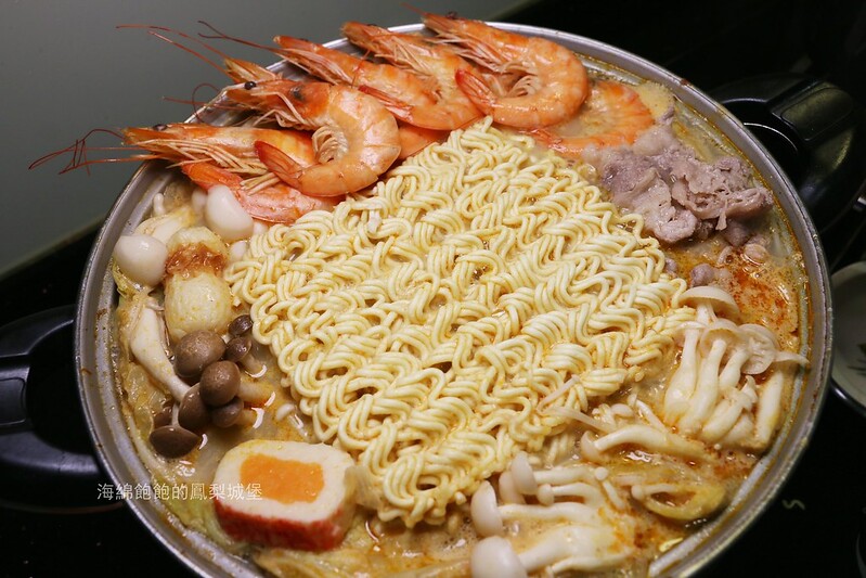 台北東區必吃美食『Mamak檔星馬料理』在家就能品嘗最道地的「叻沙海鮮鍋」 7-ELEVEN 獨家預購中 @海綿飽飽的鳳梨城堡