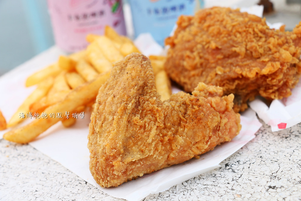 小琉球第一名炸雞「紐約客炸雞」熱門排隊美食、食尚玩家推薦下午茶、菜單價位 @海綿飽飽的鳳梨城堡