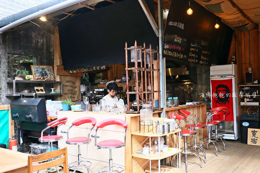 三貂嶺咖啡廳「關於咖啡-寬哥那裡」好吃提拉米蘇及冰滴咖啡,菜單價位 @海綿飽飽的鳳梨城堡