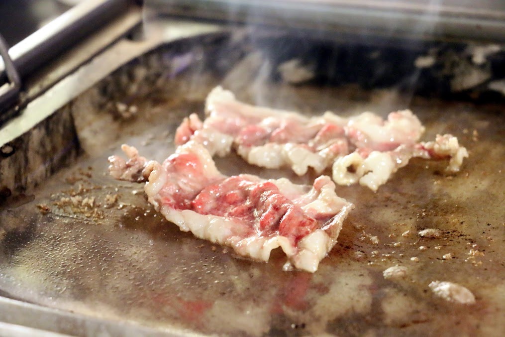 【台北|中山】唯鮮水晶石板燒肉(台北復興店)-台北最大燒肉吃到飽-小鮮肉桌邊服務-優質肉品、海鮮、啤酒、ＤＪ秀(捷運中山國中站) @海綿飽飽的鳳梨城堡